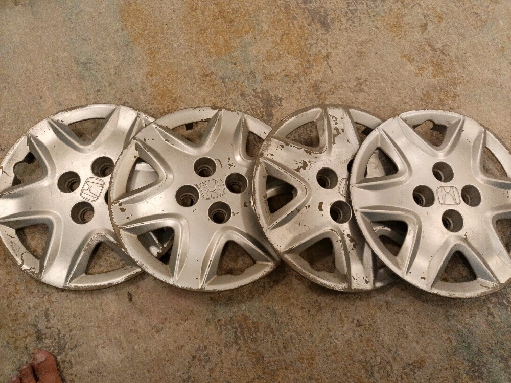 Honda civic 2005 wheel cover - 1