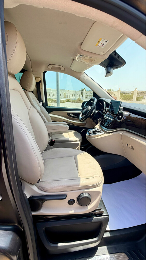 Mercedes Luxury Van V250-2017 - 3