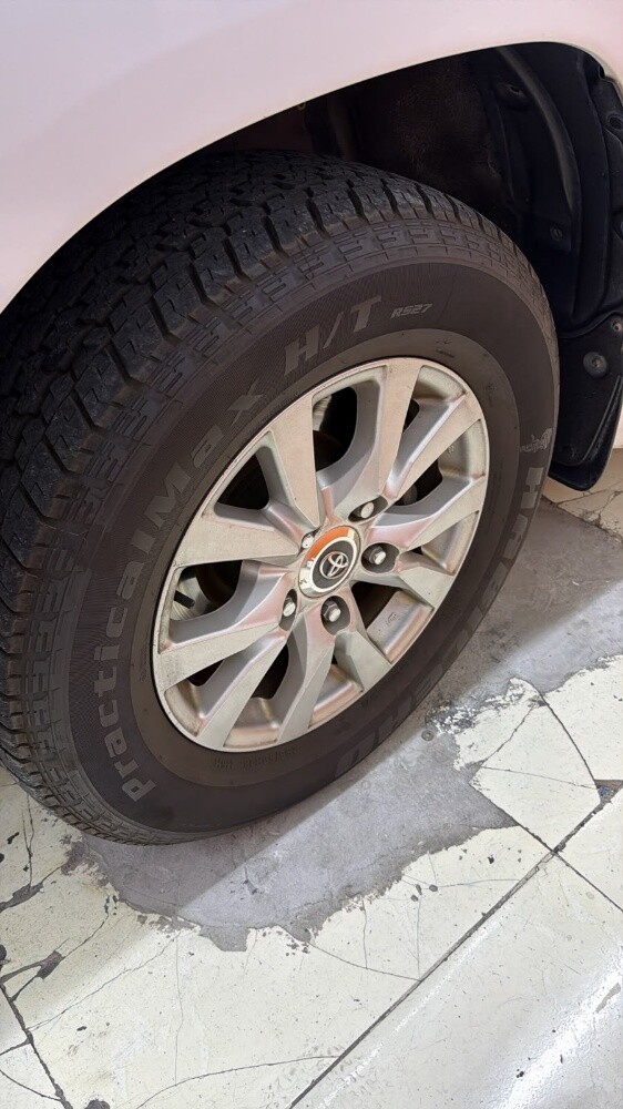 2016 model Orginal Rim, Tyer New 18 - 1