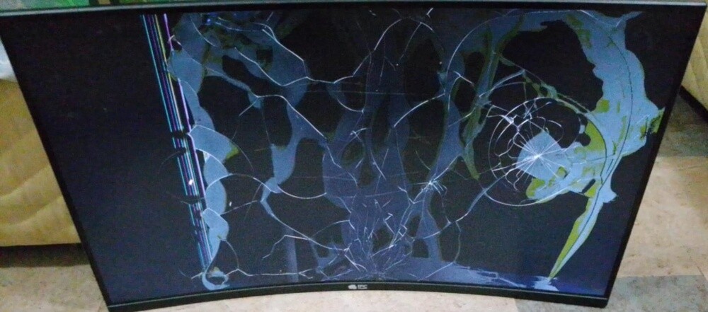 broken 32 inch gaming monitor QHD - 1