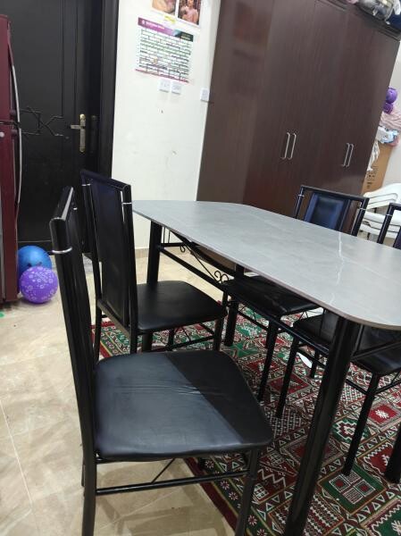 طاولة طعام مع 4 كراس خيار ممتا - 4