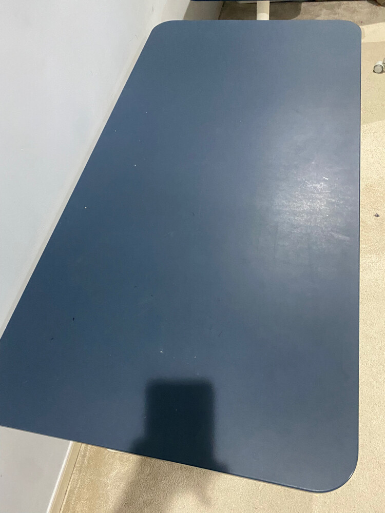 طاولة مكتب كبيرة من إيكيا للبيع - 3