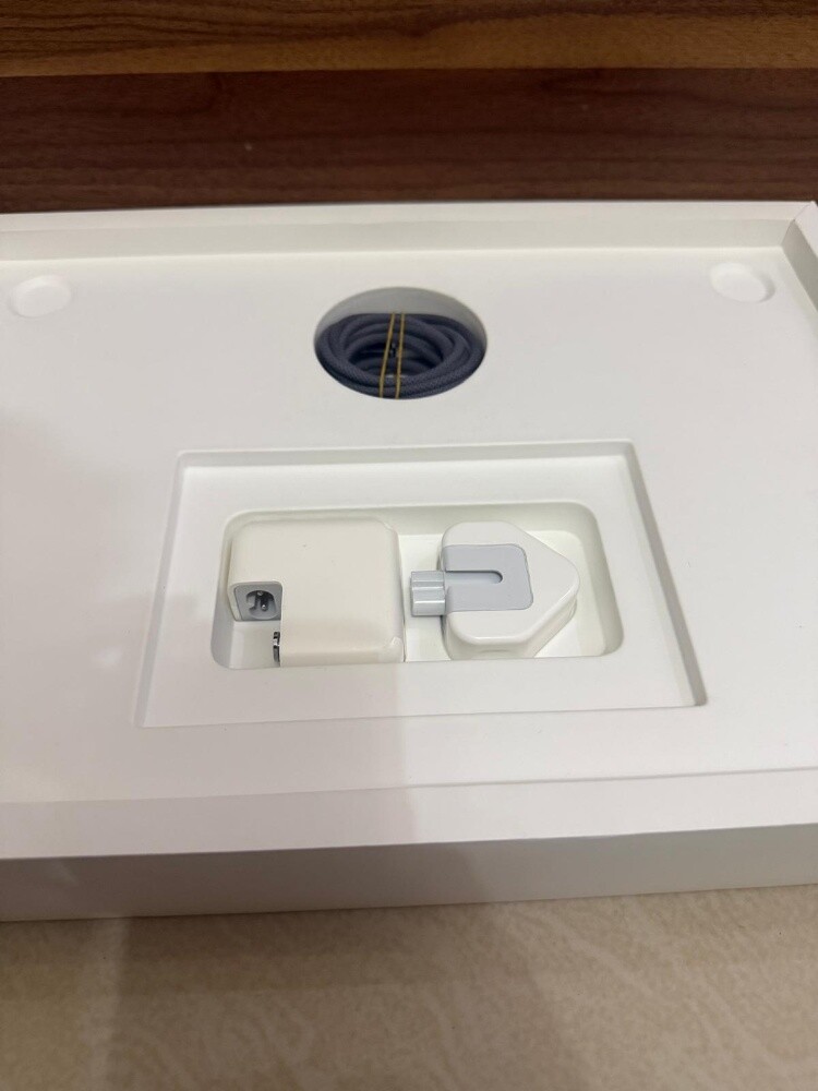 Macbook Air M3 Full Box - 5