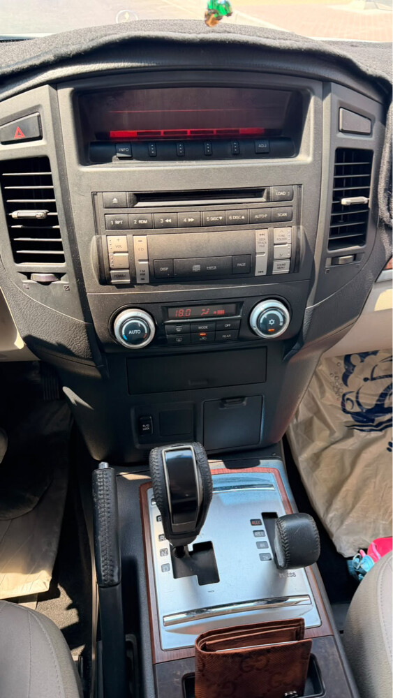 Pajero 2014 V6 4*4  - 5