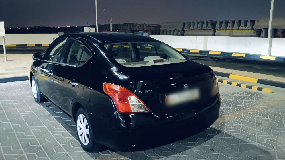 Nissan Sunny 2012 - 4