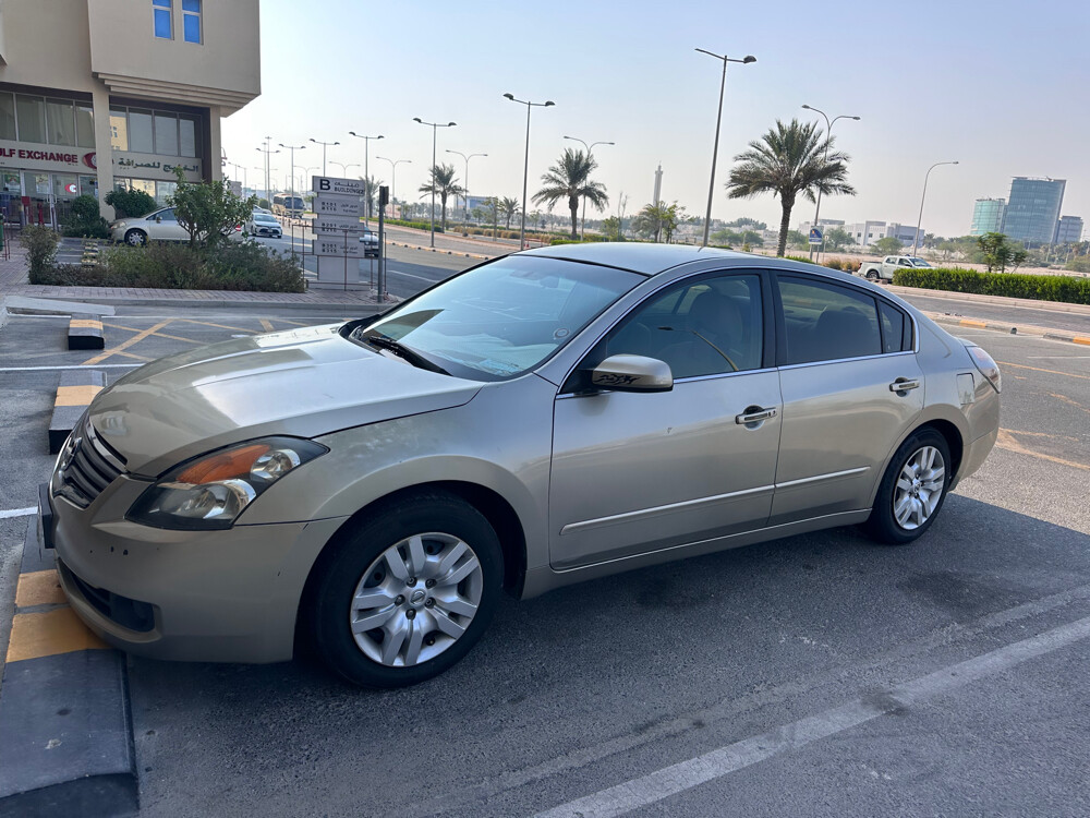 Nissan Altima 2.5s 2009 model - 2