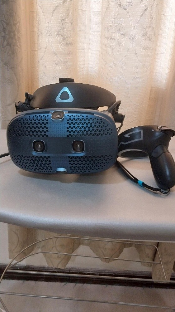 VR - 1