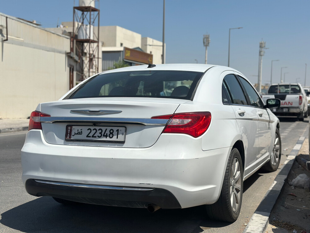 Chrysler 200 - 4