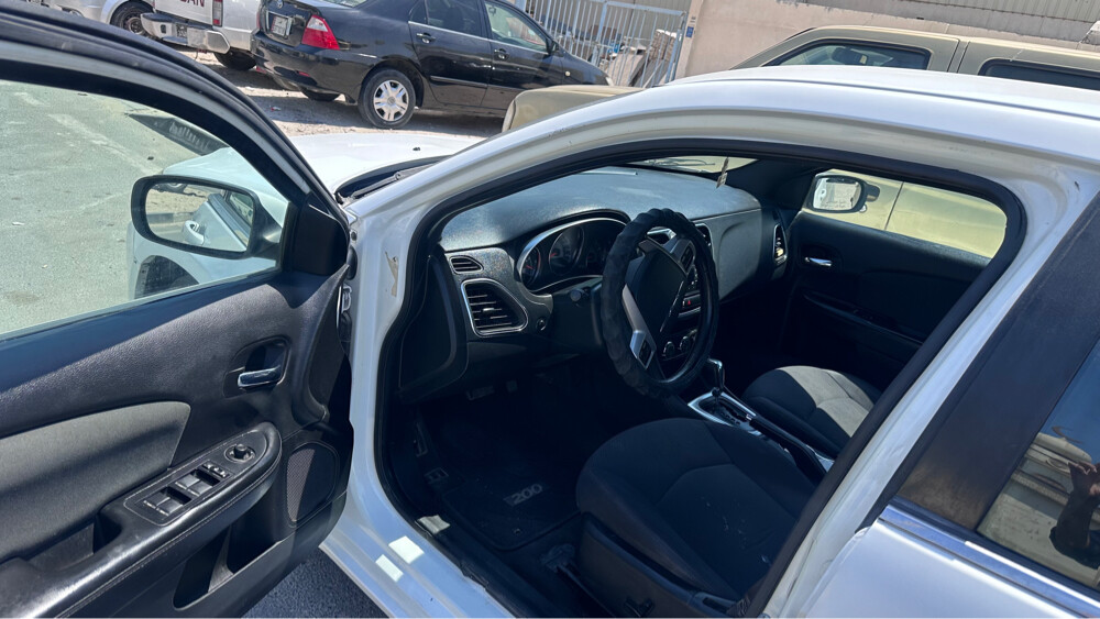 Chrysler 200 - 7