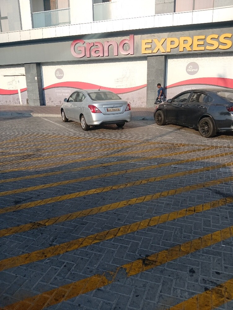 للبيع سياره نيسان صنى 2020 - 11