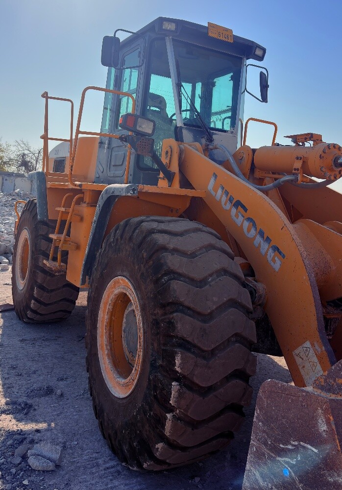 wheel loaders - 1