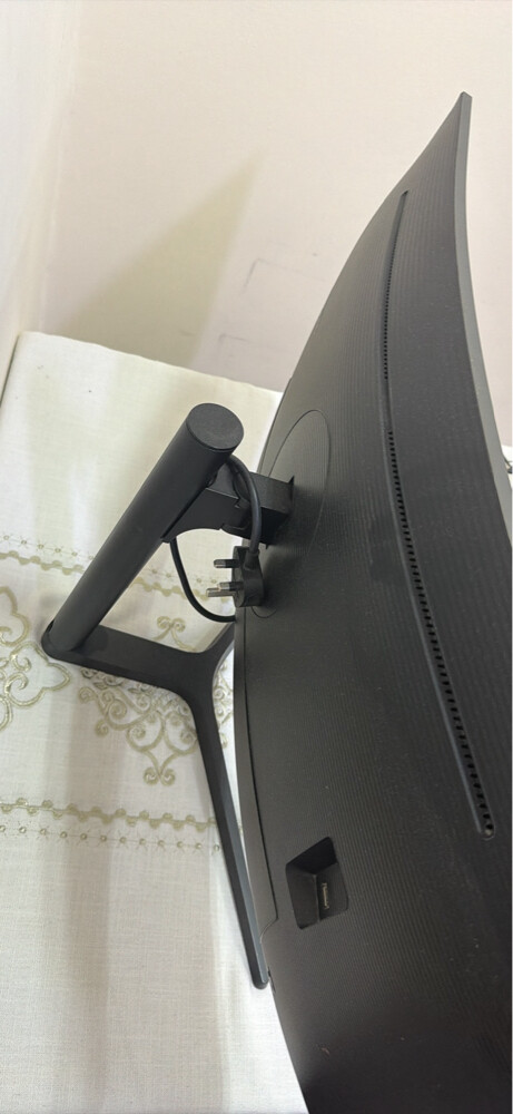 Samsung curve monitor  - 2