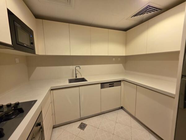 Spacious 3BR-Apartment | Fox Hills - 7