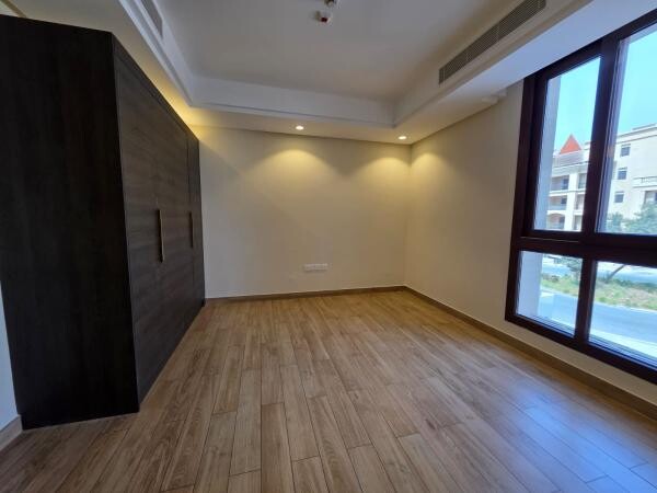 Spacious 3BR-Apartment | Fox Hills - 4