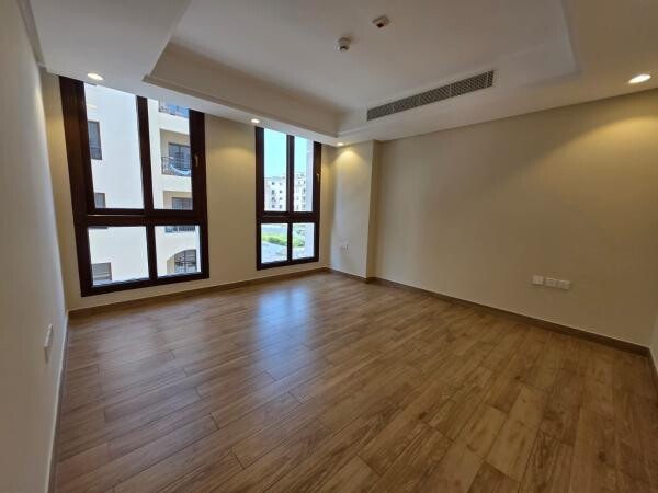 Spacious 3BR-Apartment | Fox Hills - 9