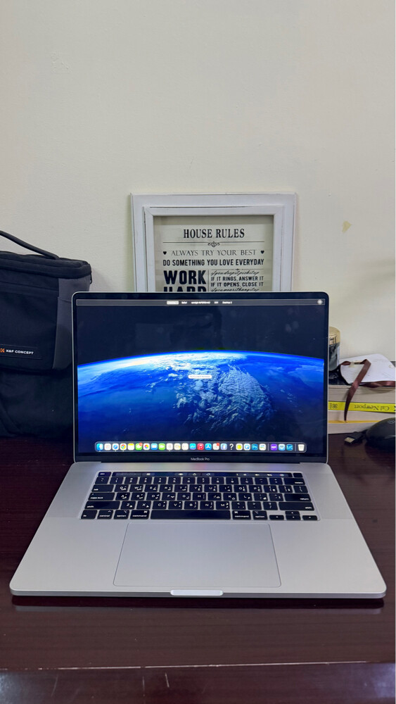 MacBook pro i7 2019 16inch 1TB - 5