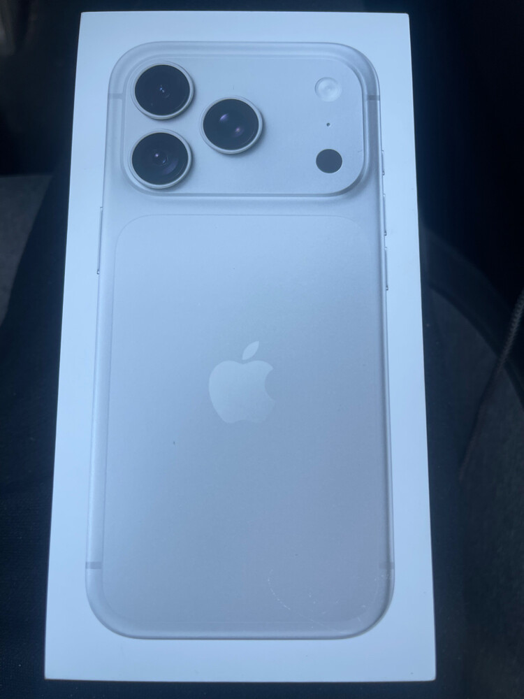 iPhone 18 PRO , 1 TERRA byte  - 1