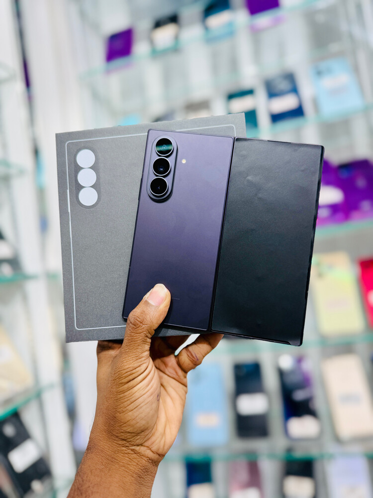 Samsung Galaxy Z Fold 8 Ultra  - 2