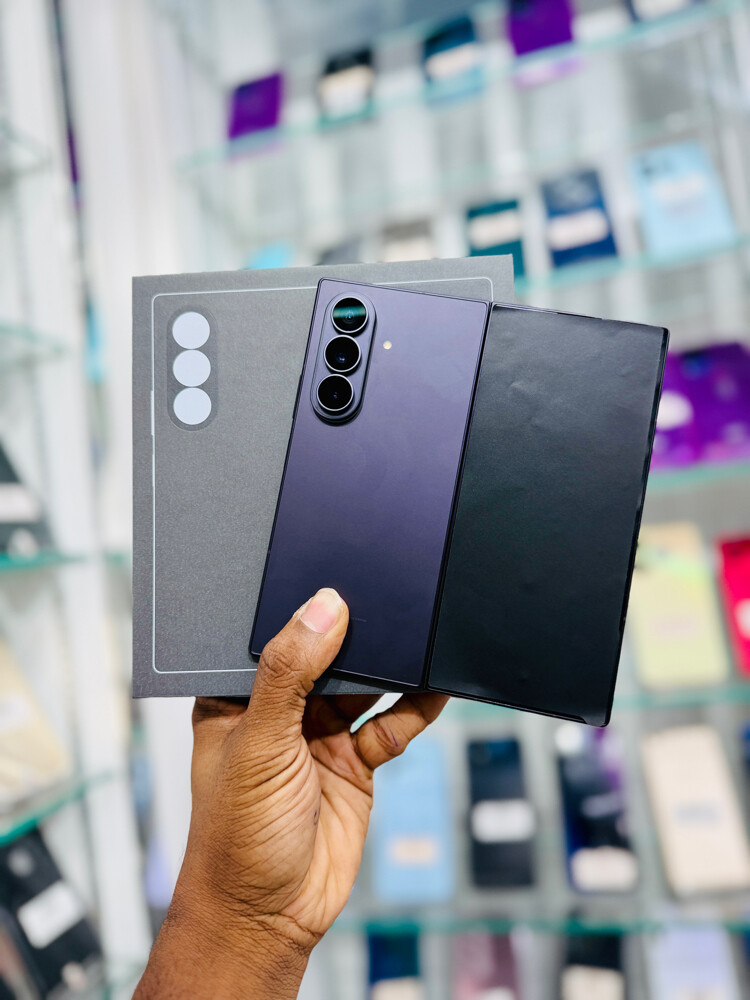 Samsung Galaxy Z Fold 8 Ultra  - 5