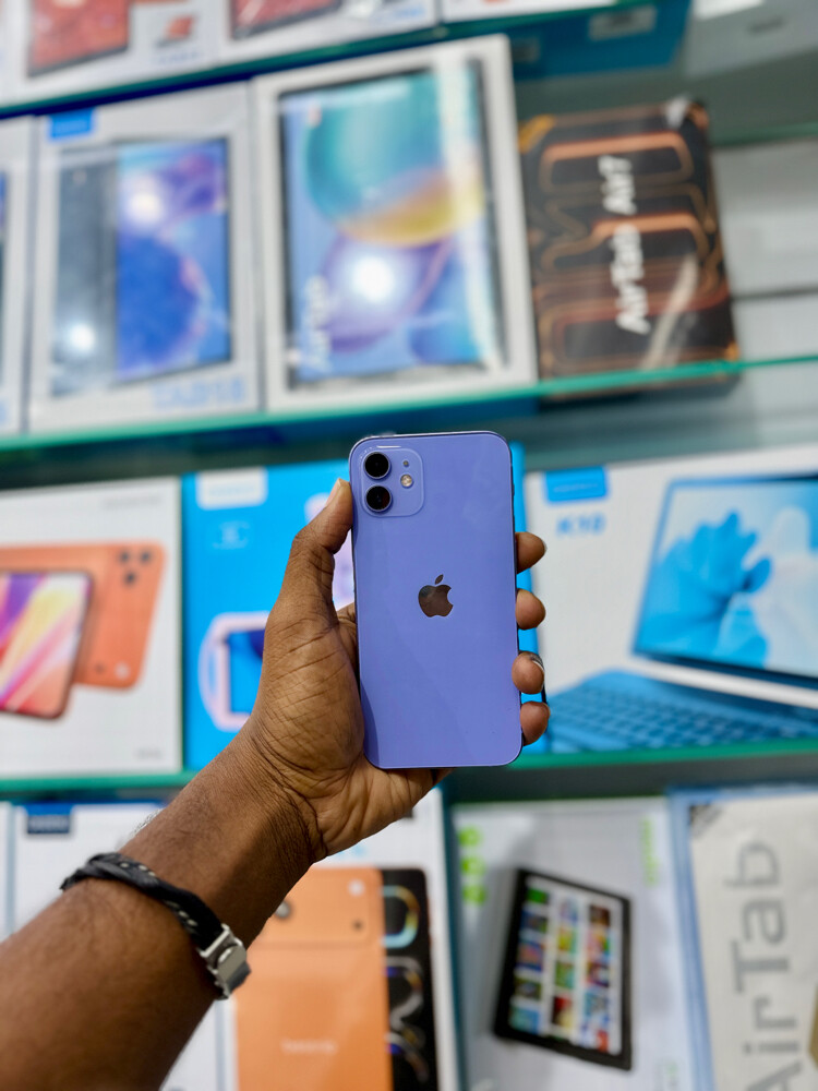 iPhone 12 - 2
