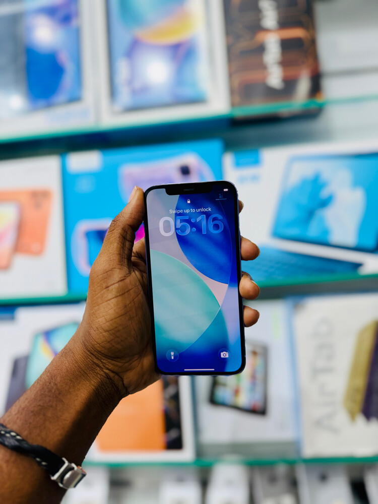 iPhone 12 - 5
