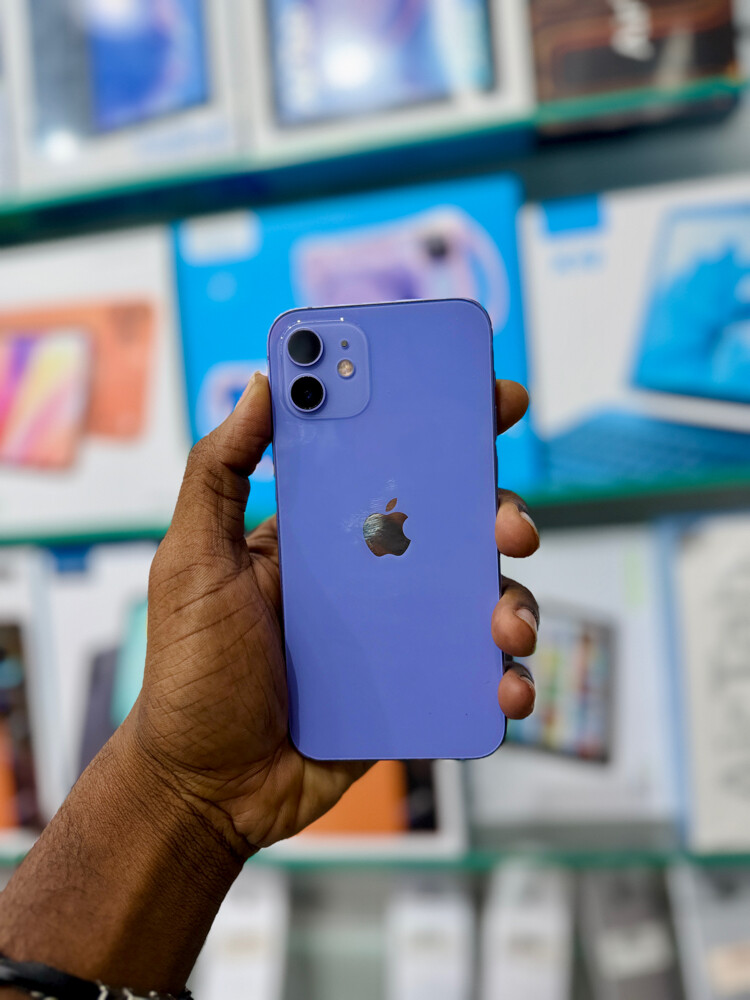 iPhone 12 - 4