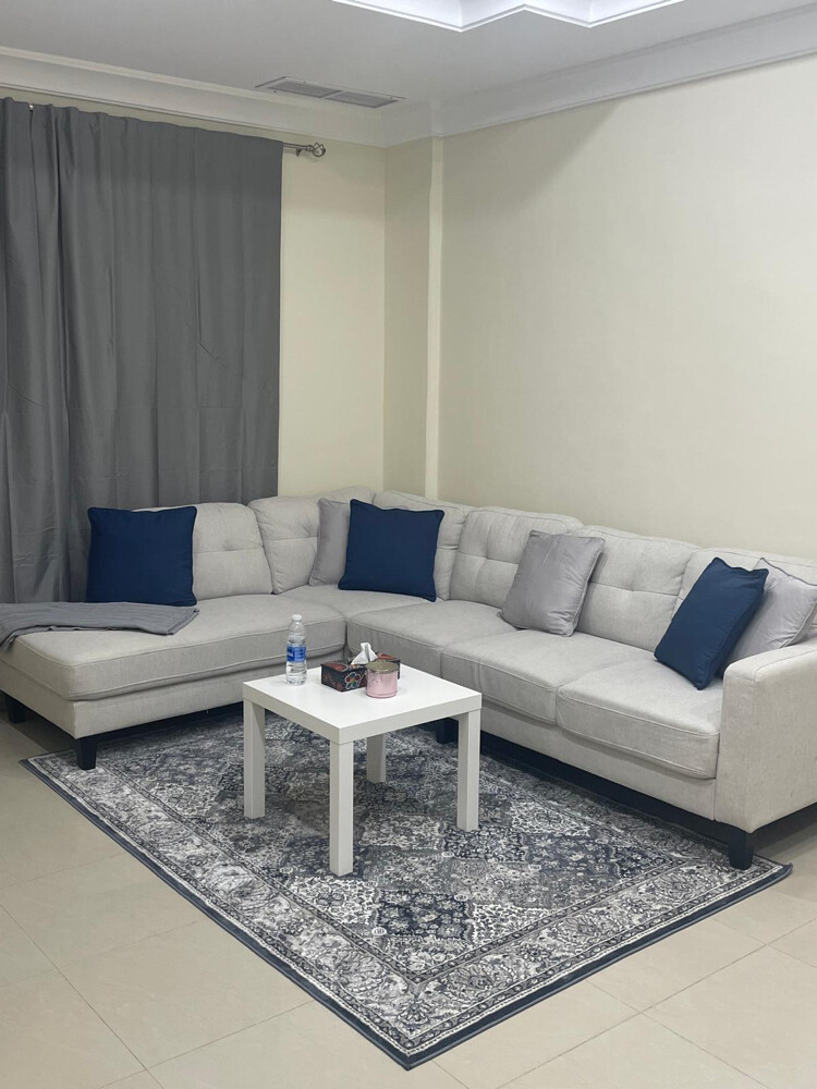 طقم كنب زاوية بحالة جيدة جداللبيع - 1