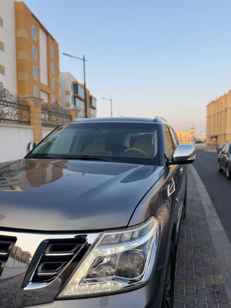 NISSAN PATROL PLATINUM/METALIC GREY - 4