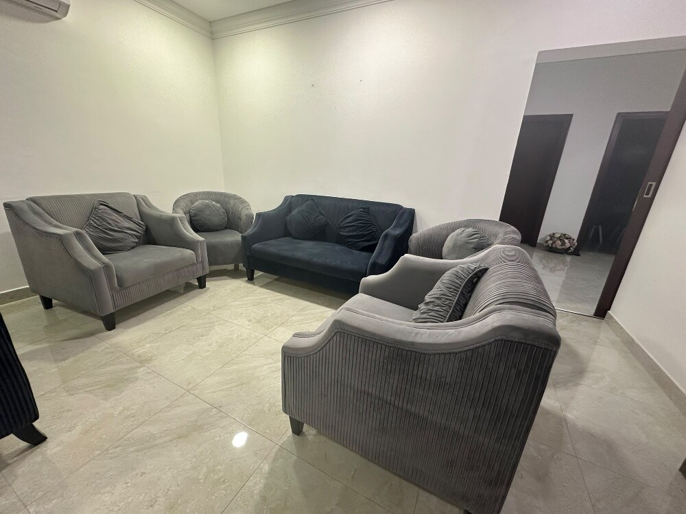 كنب مع 4 كراسي - 4