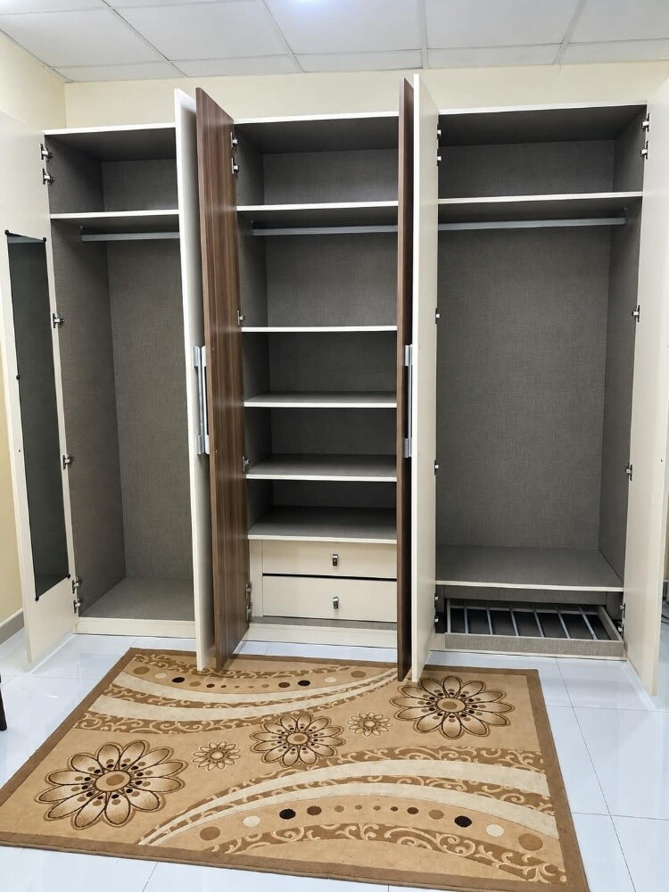 For sell six door cabinet - 4