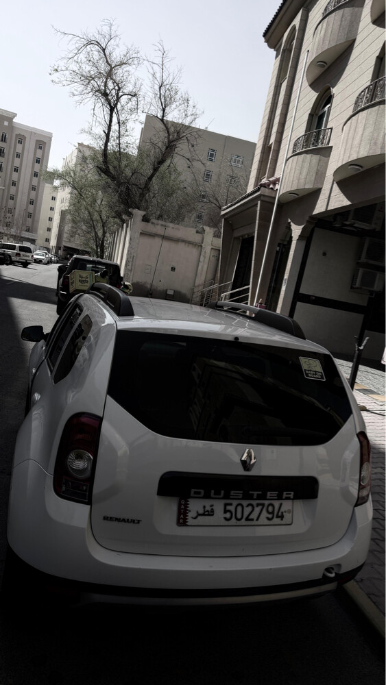 Renault Duster2012–White Family Car - 2
