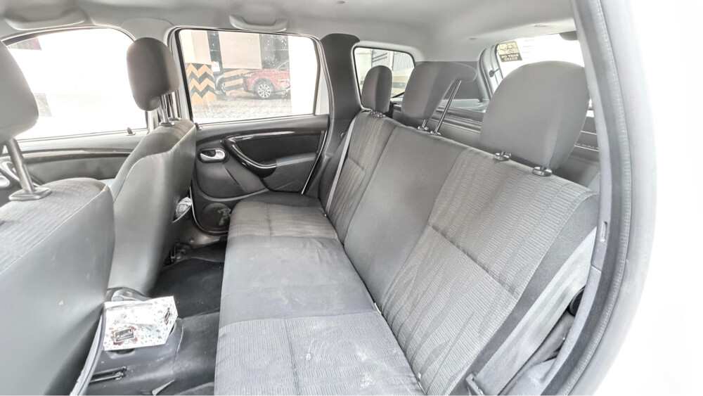 Renault Duster2012–White Family Car - 15