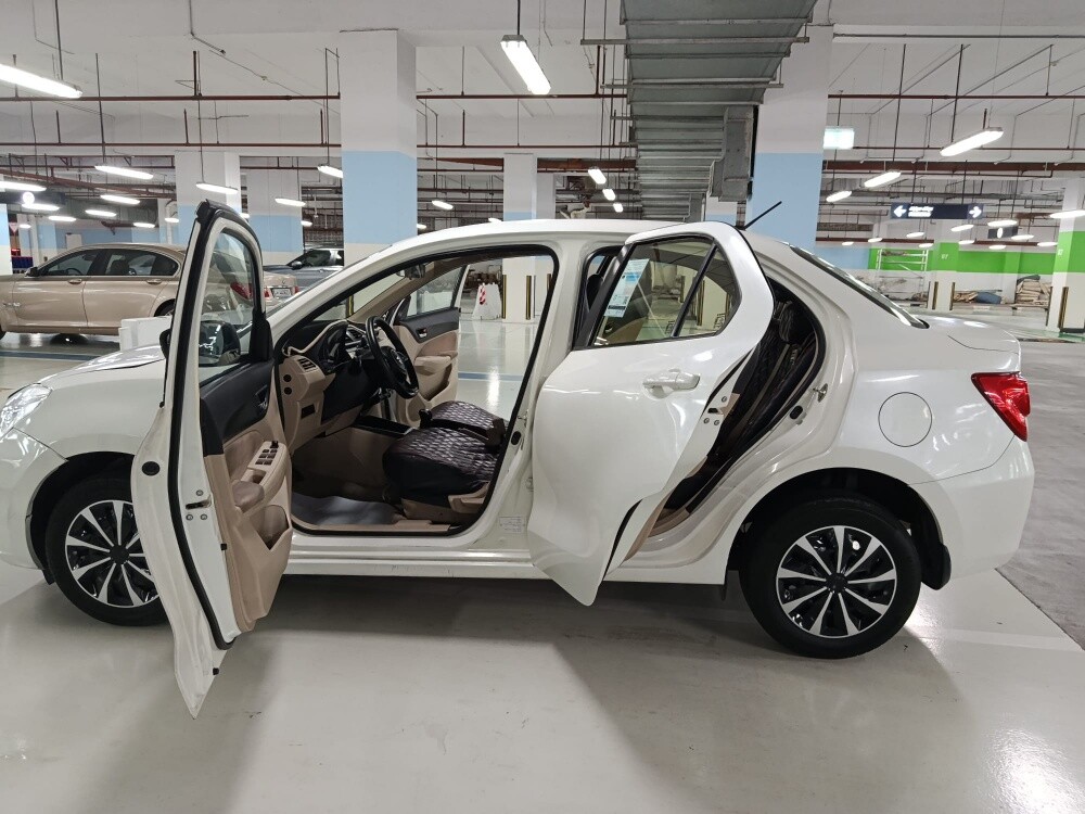 Suzuki dzire - 1