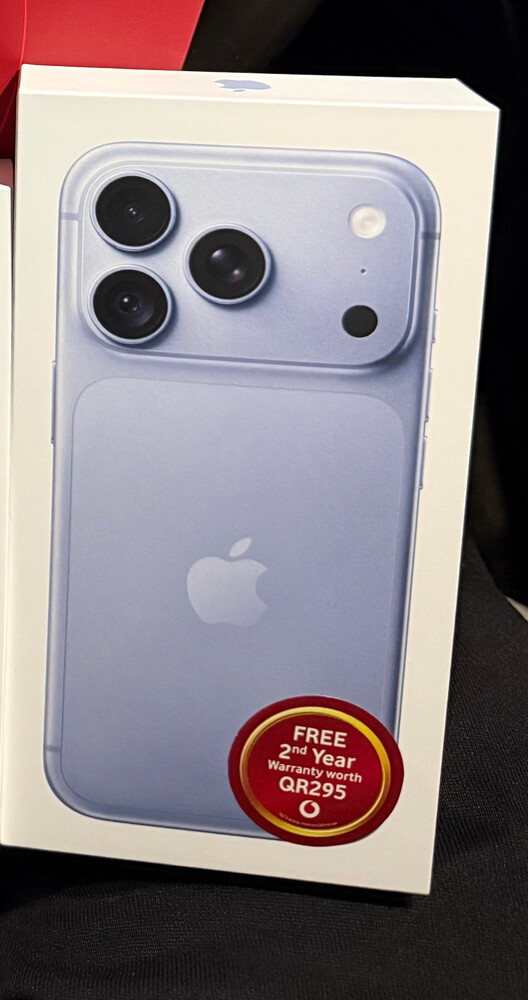 iPhone 18pro 256gb glacier - 1