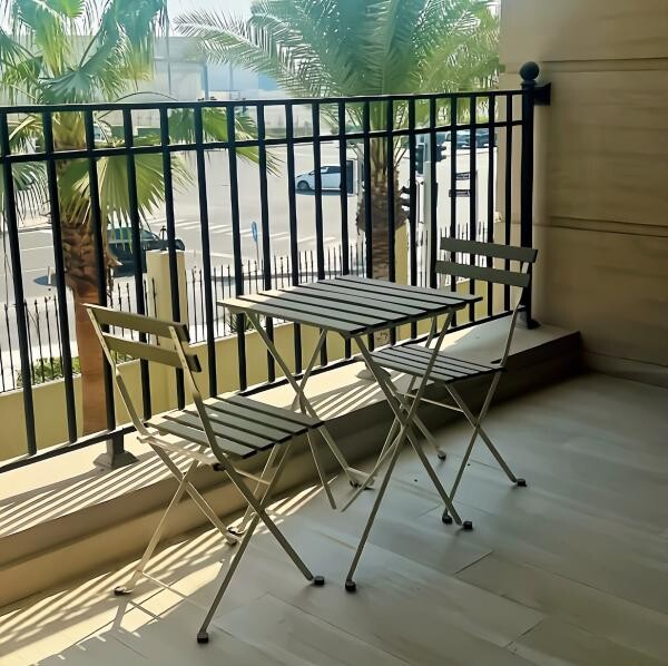 طاولة وكرسيين للبلكونة - 2