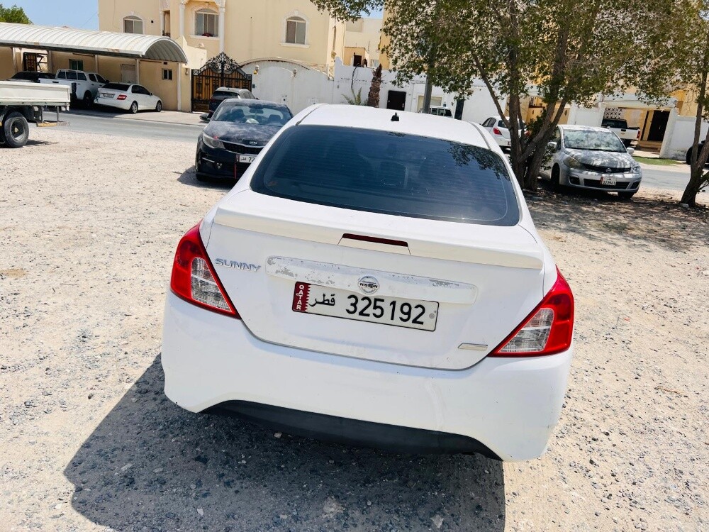 Nissan Sunny - 2