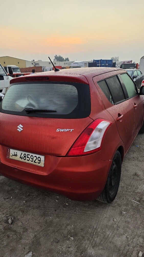suzuki swift 2012 like new - 3