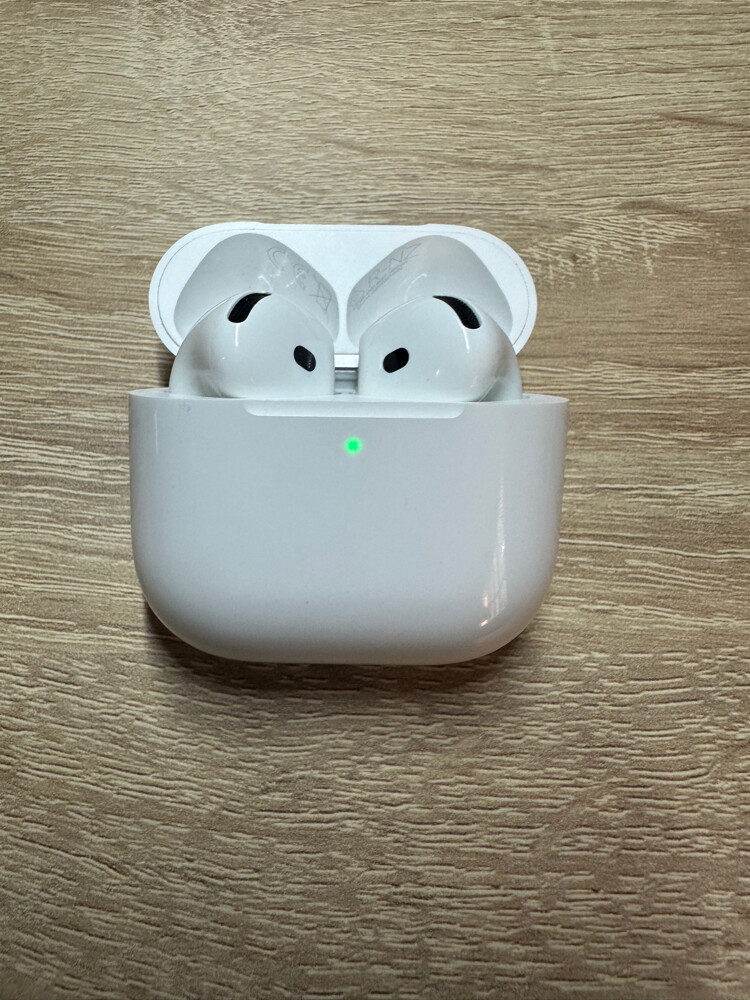 AirPods 4 with Active Noise Cancell - 1