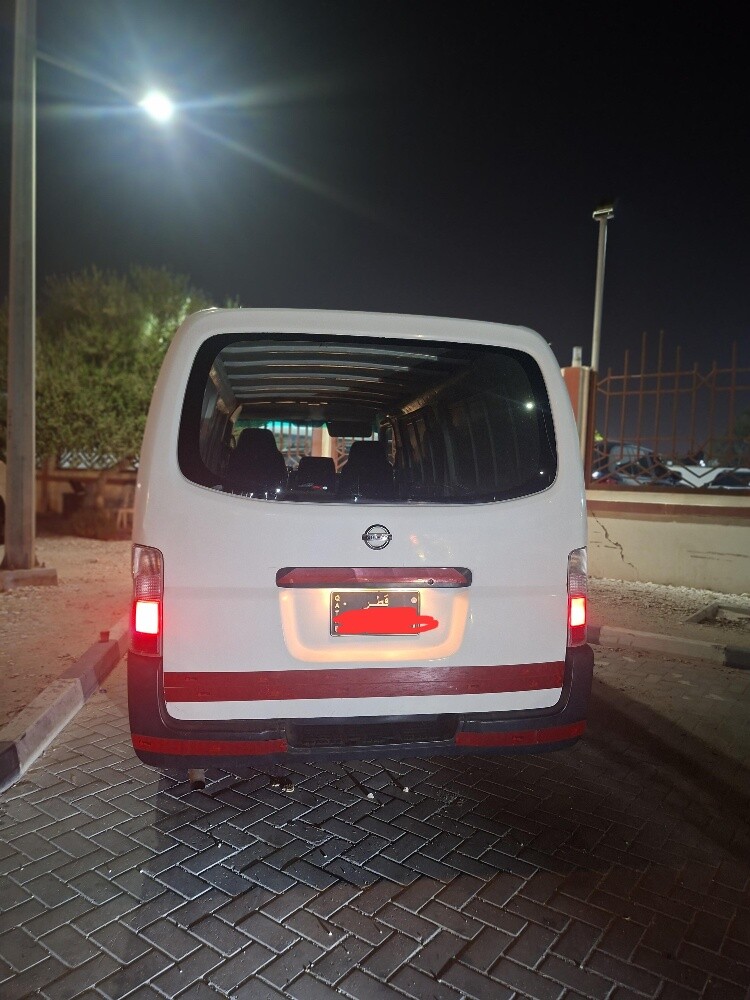 Nissan urban - 1