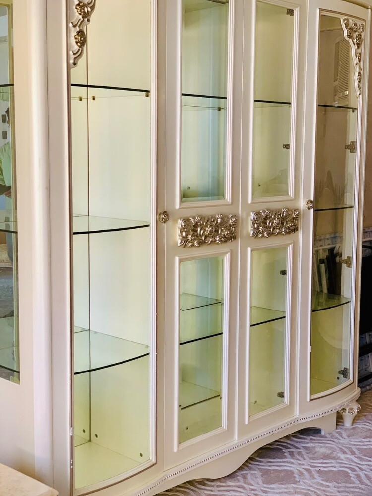 sell good Buffi Cabinet.... Midas - 4