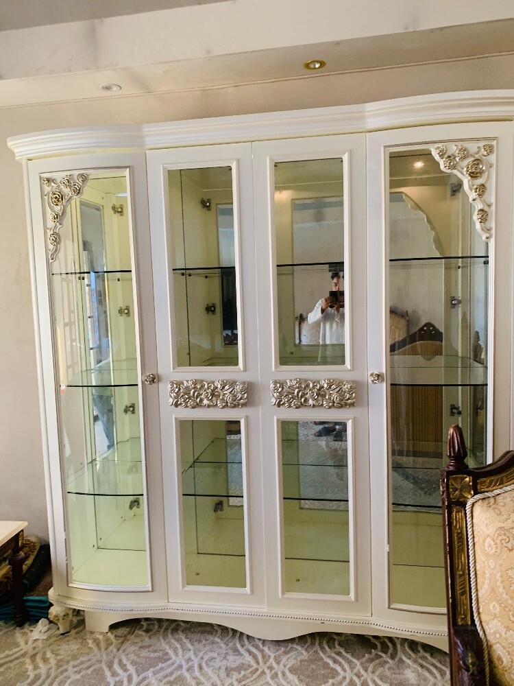 sell good Buffi Cabinet.... Midas - 3