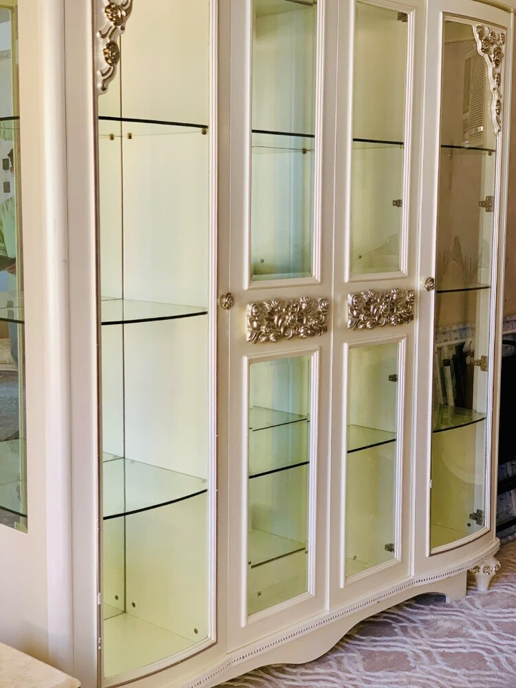 sell good Buffi Cabinet.... Midas - 2