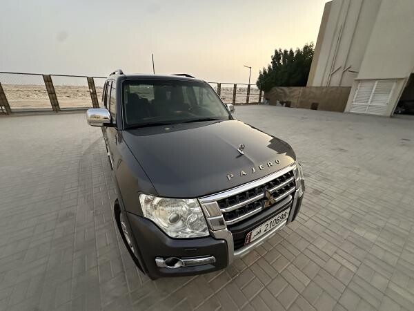 Mitsubishi Pajero 2017  3.8L - 5