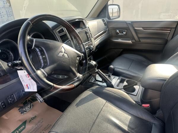 Mitsubishi Pajero 2017  3.8L - 2