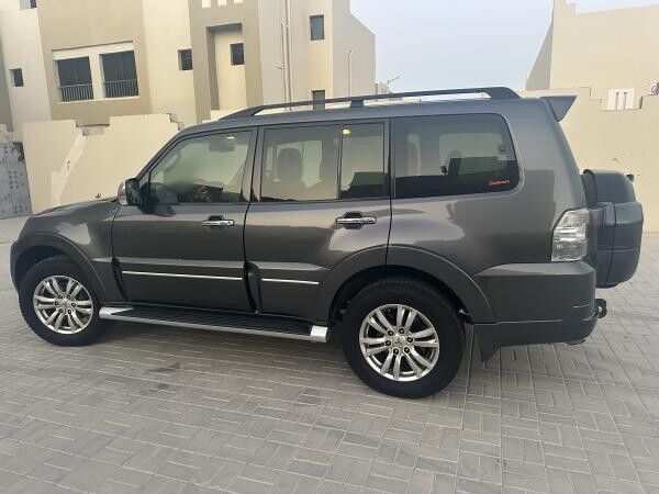 Mitsubishi Pajero 2017  3.8L - 10