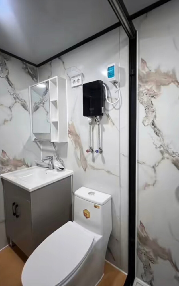Cabin toilet kitchen - 2
