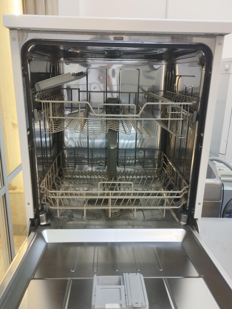 Samsung Dishwasher For sale Clean - 14