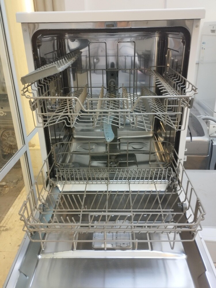 Samsung Dishwasher For sale Clean - 15