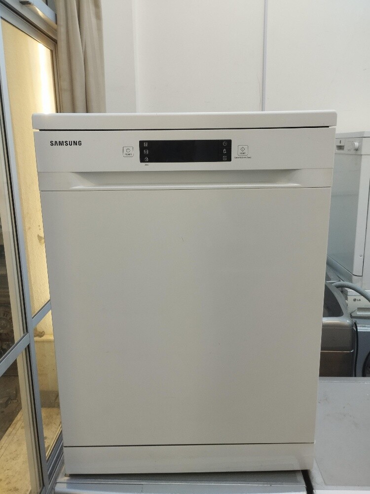 Samsung Dishwasher For sale Clean - 16