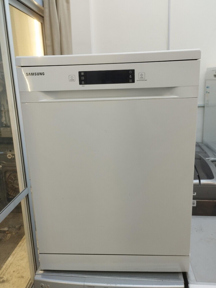 Samsung Dishwasher For sale Clean - 12
